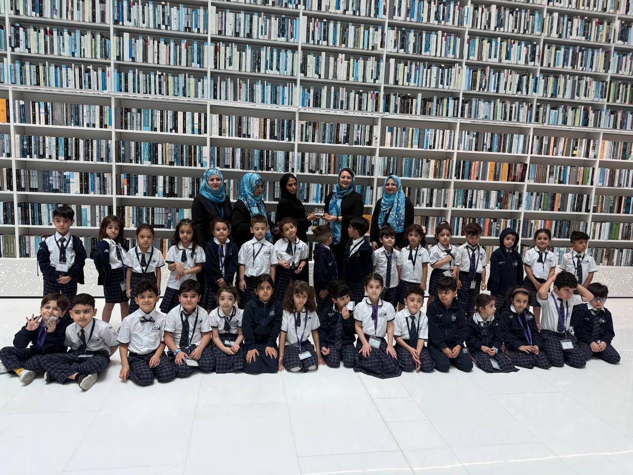 بازدید دانش آموزان مهدکودک از کتابخانه شیخ محمد